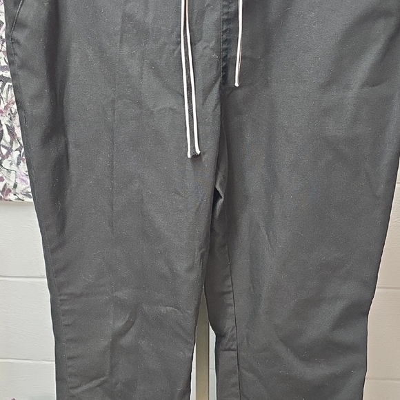 Stylish Black Women's Joggers with Drawstring - Picture 4 of 12